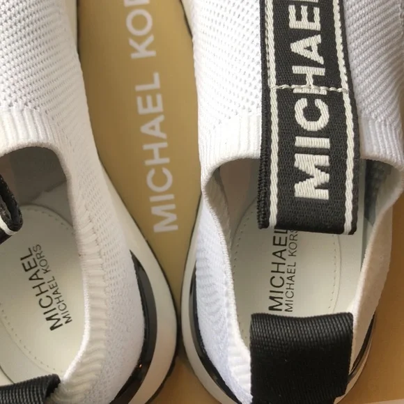 Women’s Michael Kors sneakers - Picture 8 of 10